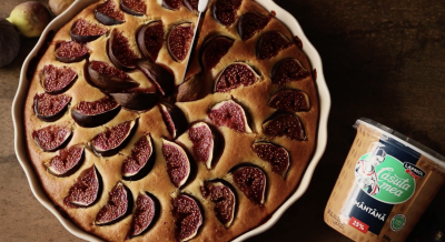 Prăjitură pufoasă cu smochine